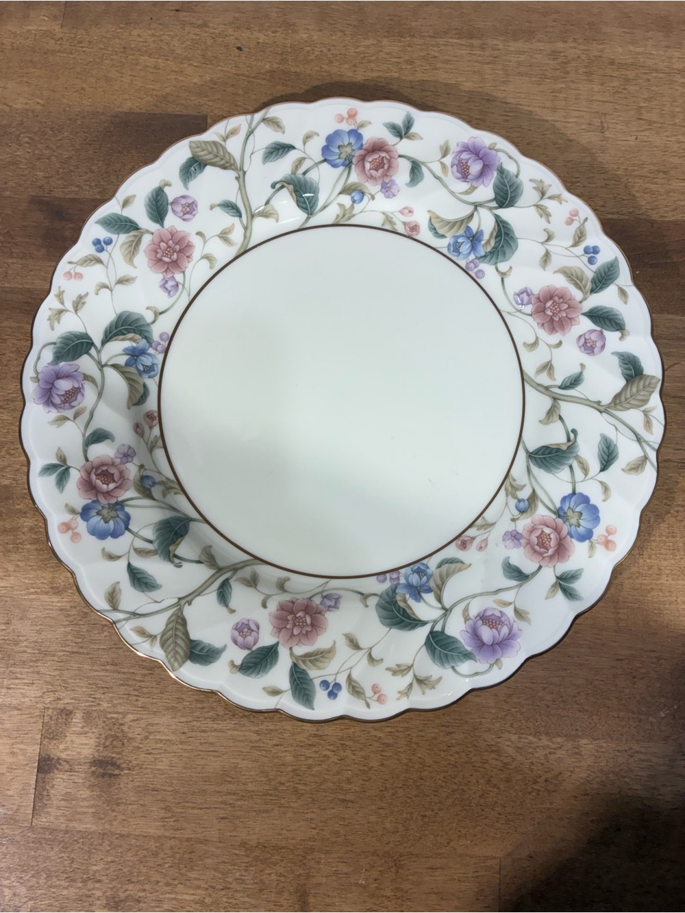 Noritake La Prada 4703 Dinner Plate 10.5” Floral Gold Trim Scalloped Japan